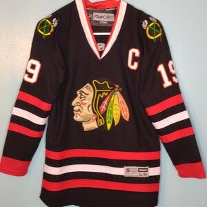 Reebok S/M Blackhawks #19 Toews official jersey